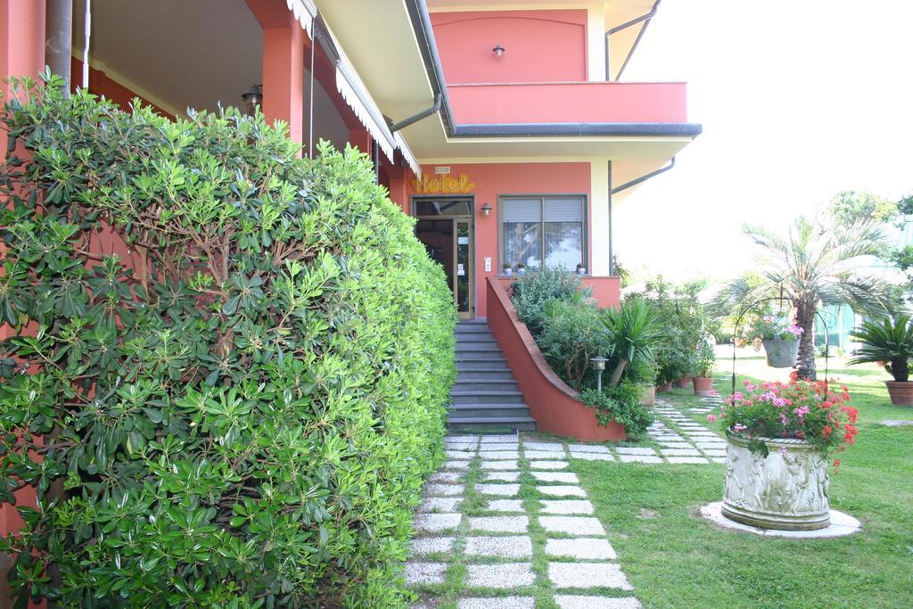Hotel Le Rotonde Massaciuccoli Kültér fotó